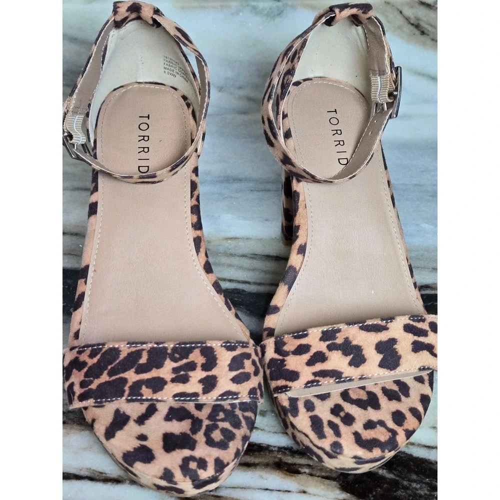 Torrid Leopard Print Platform‎ Block Heels Ankle Strap Sandals 8.5WW